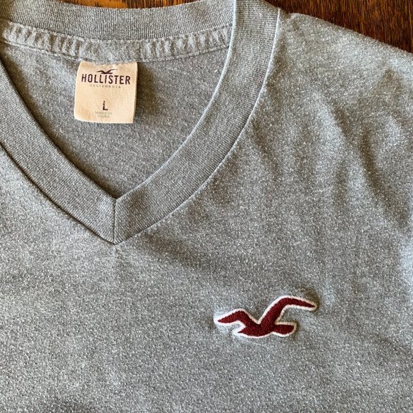 Hollister Gray V-Neck Tee size L - Picture 2 of 3